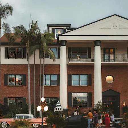 The Lafayette Hotel, Swim Club & Bungalows-3