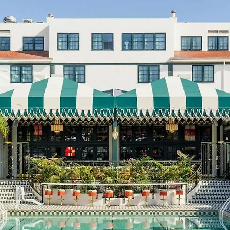 The Lafayette Hotel, Swim Club & Bungalows-2